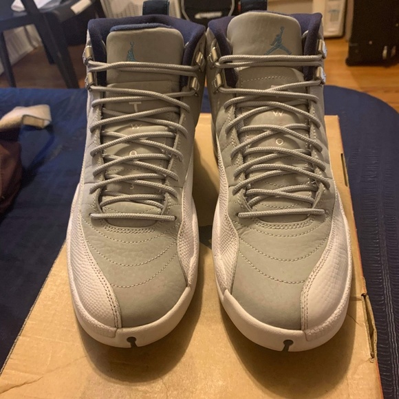 Jordan 12 - Picture 2 of 4
